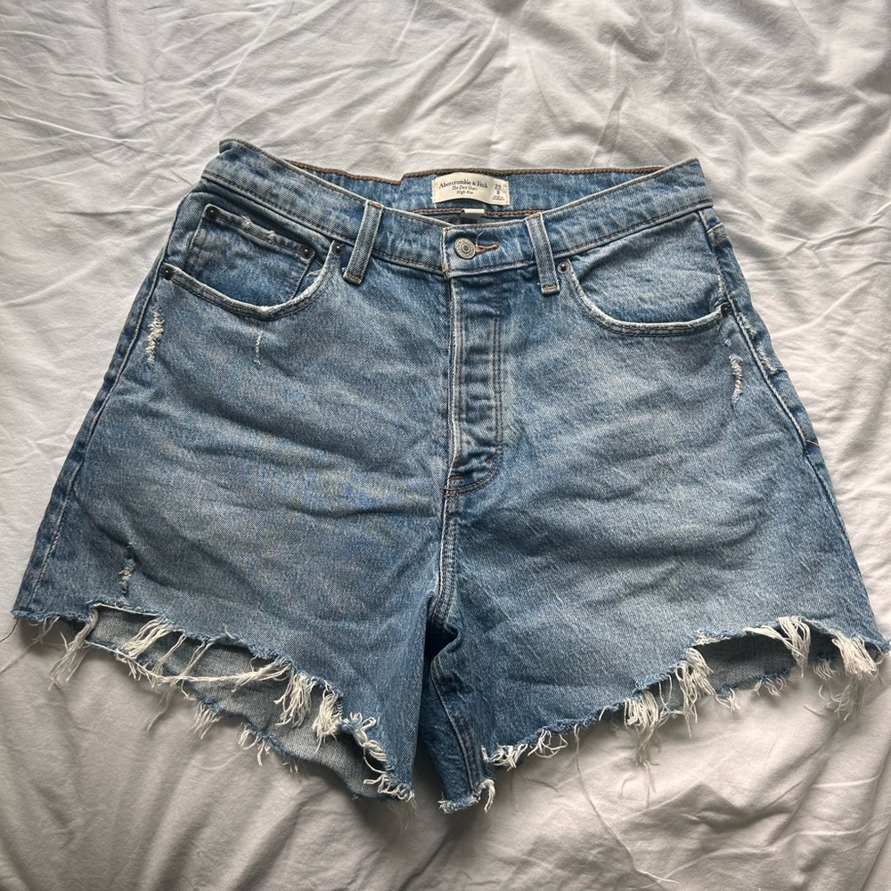 Curve Love High Rise Dad Short. Size 29/8
